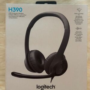 New Logitech Wired Headset H390. Mouse included